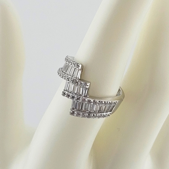 Baguette Sterling Silver CZ Ring Size 7 US - Picture 2 of 6